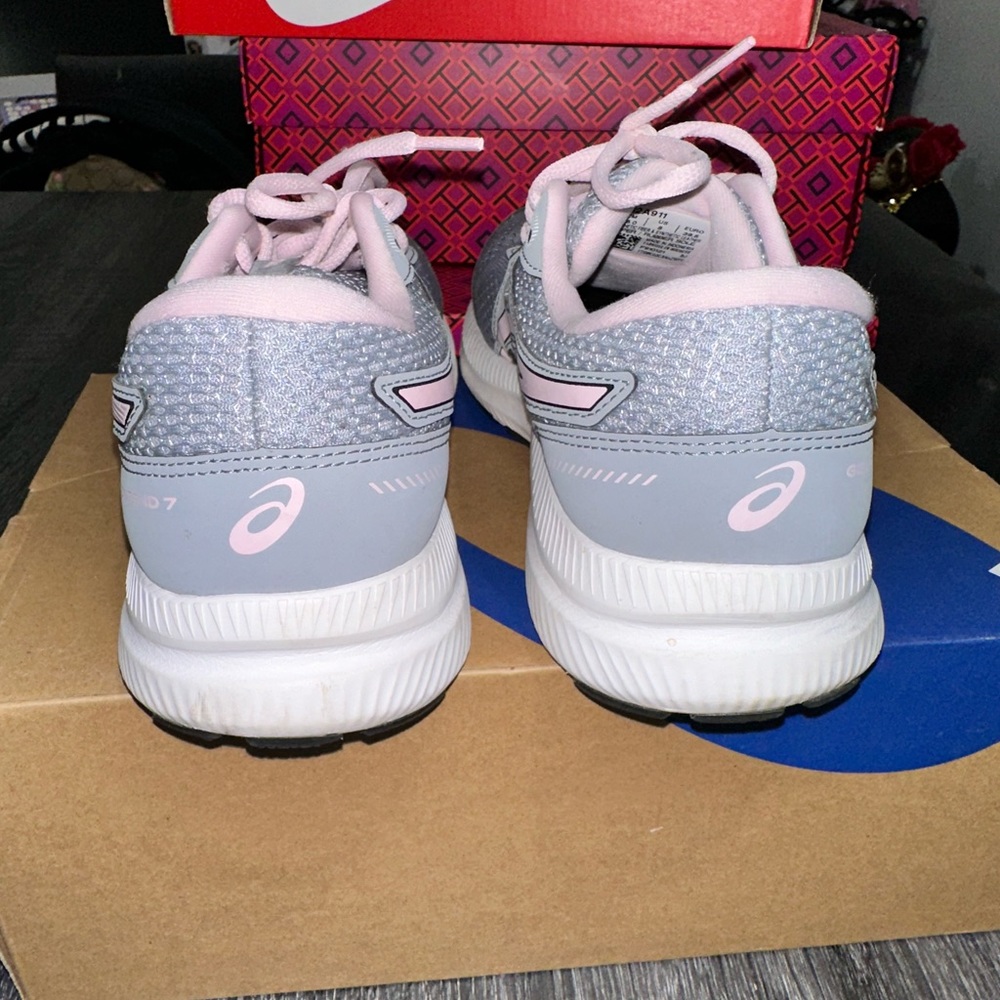 Asics - Picture 3 of 4